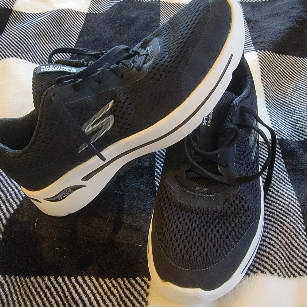 Skechers Arch Fit Go Walk